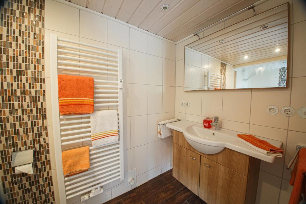 Luv Apartment Oevenum Luaran gambar